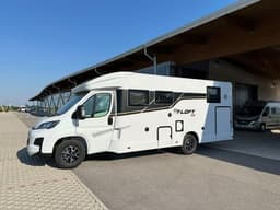 Elnagh T-Loft 532 (Semintegrale dinette faccia a faccie e letti gemelli)