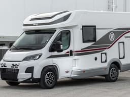 Baron 531 camper semintegrale con letto matrimoniale e basculante