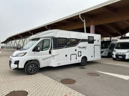 Elnagh T-Loft 582 (Semintegrale con letto nautico)